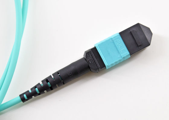 Cordón de remiendo bajo de la fibra del PDL Om3, tipo femenino cable de fribra óptica con varios modos de funcionamiento de MPO de B LSZH